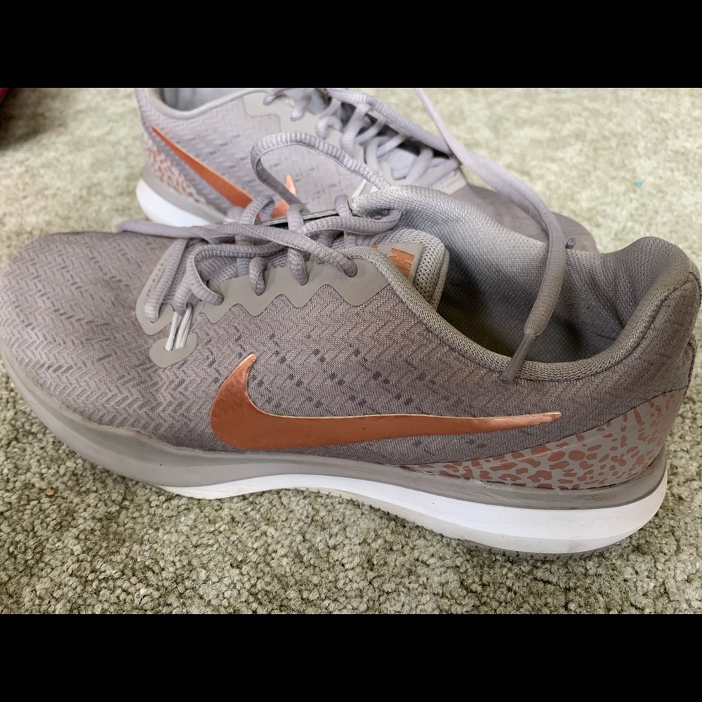 Gold Metallic Animal Print Nike’s size 9 1/2
